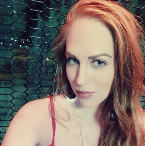 Hi!! I'm Danielle Briana 💋 - Picture 3 of 3